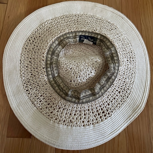 Panama Jack crocheted Toyo big rim sun hat with shells. Off white. One size. - Picture 3 of 4